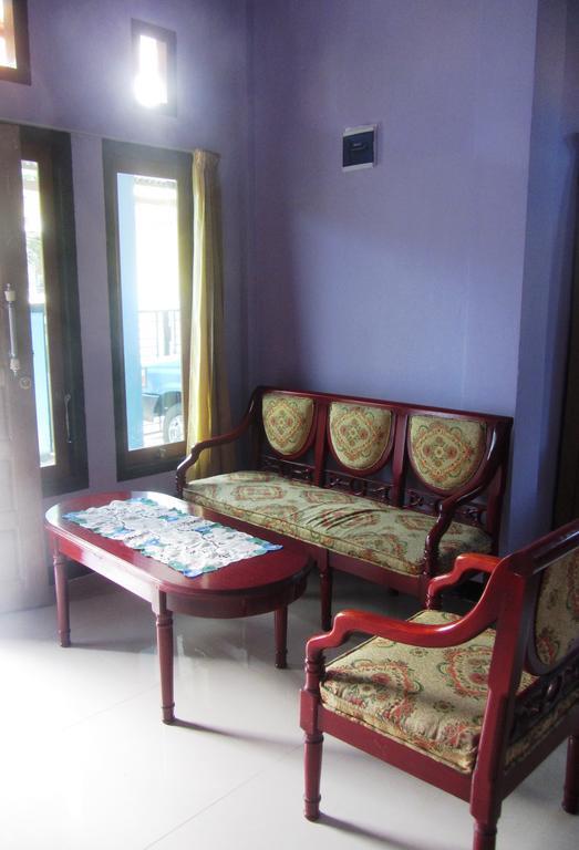 Kurnia Homestay Ternate Eksteriør billede