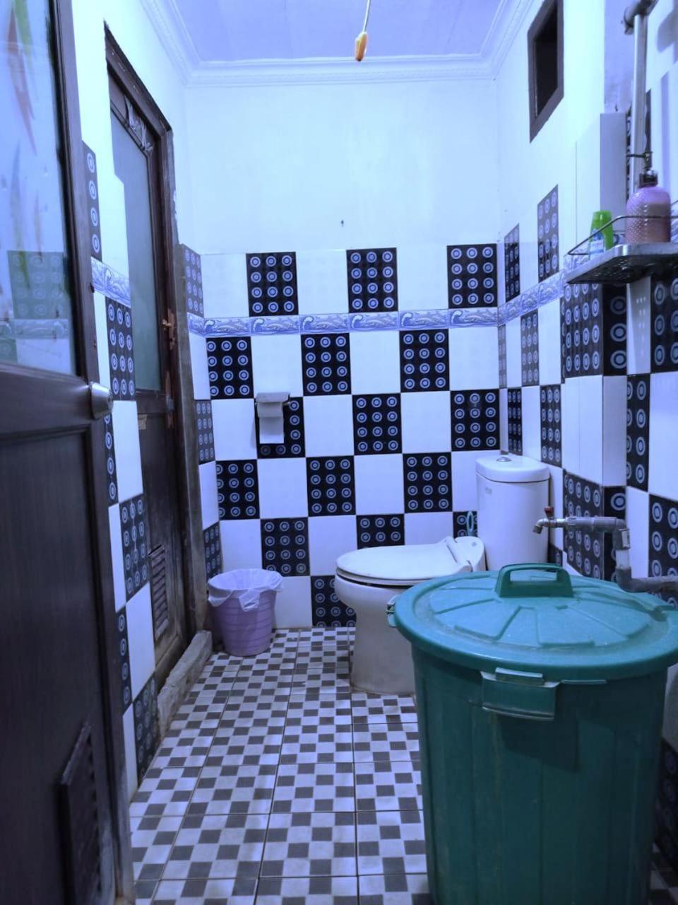 Kurnia Homestay Ternate Eksteriør billede