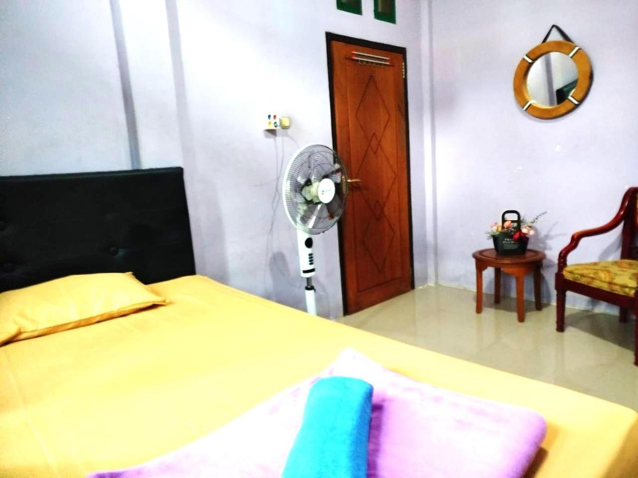 Kurnia Homestay Ternate Eksteriør billede